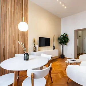  Apartment Classy And Elegant In A Calm Area Österreich