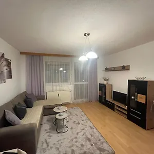 In Einer Ruhigen Umgebung In Apartament